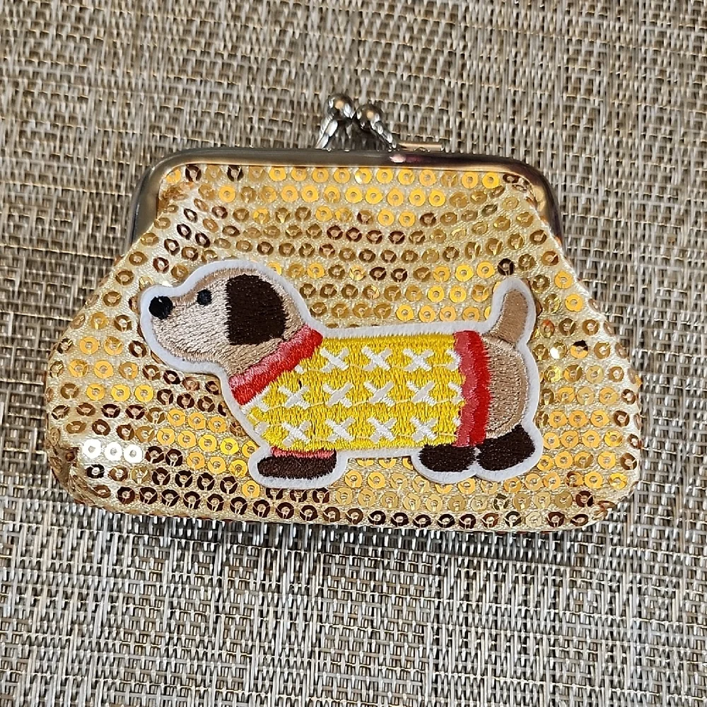 Hand Crafted Gold Sequin Dog Kiss Lock Coin Purse - Picture 1 of 1